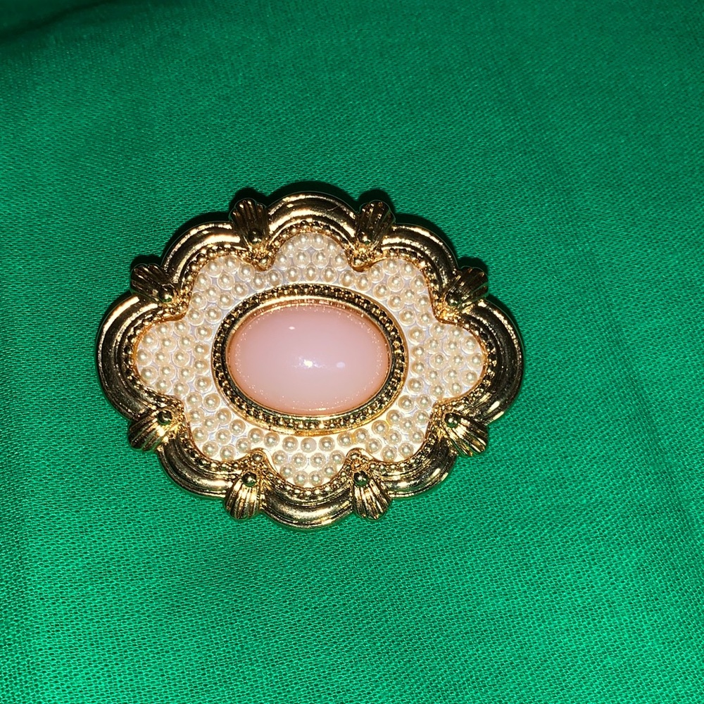 Elegant Gold and Cream Brooch